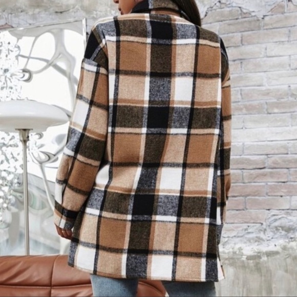 Plaid Jacket / shacket - Picture 8 of 16